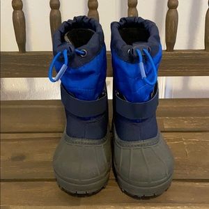 Snow boots